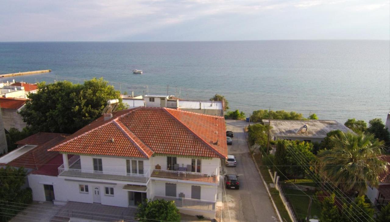 Seaside Apartments Nea Iraklia Buitenkant foto