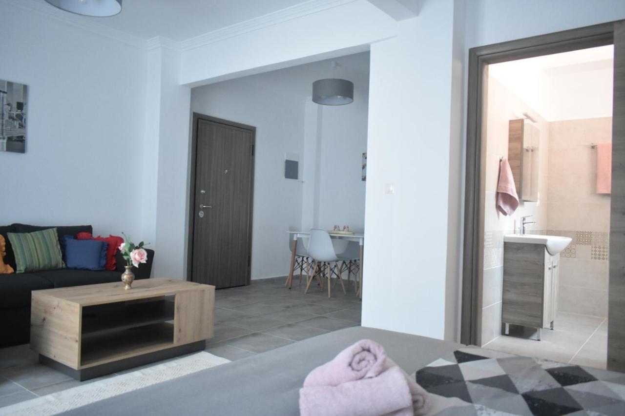 Seaside Apartments Nea Iraklia Buitenkant foto