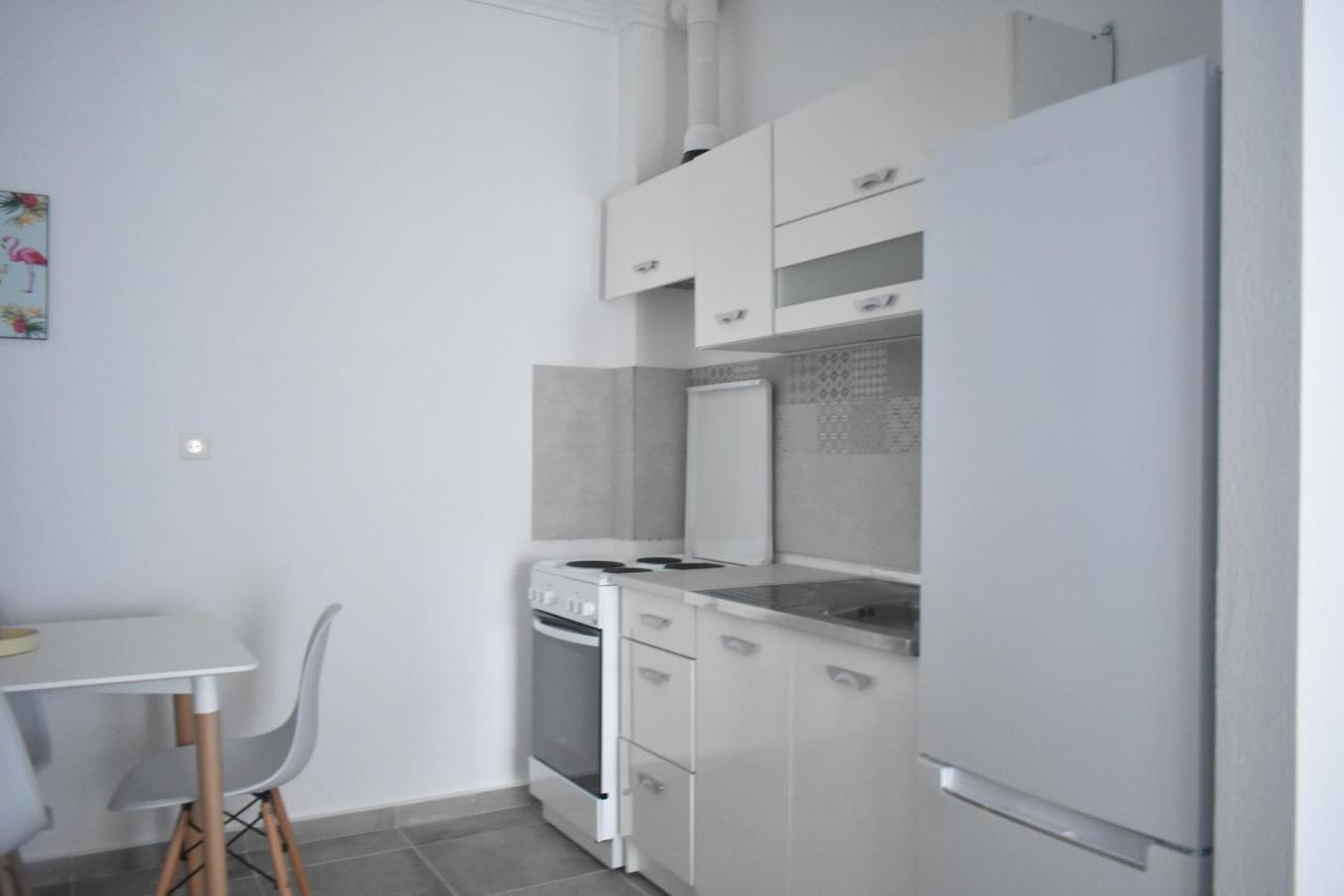 Seaside Apartments Nea Iraklia Buitenkant foto