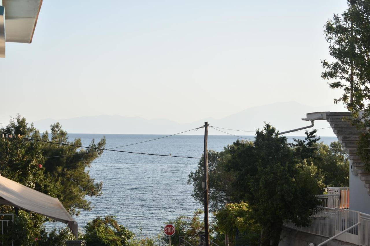 Seaside Apartments Nea Iraklia Buitenkant foto