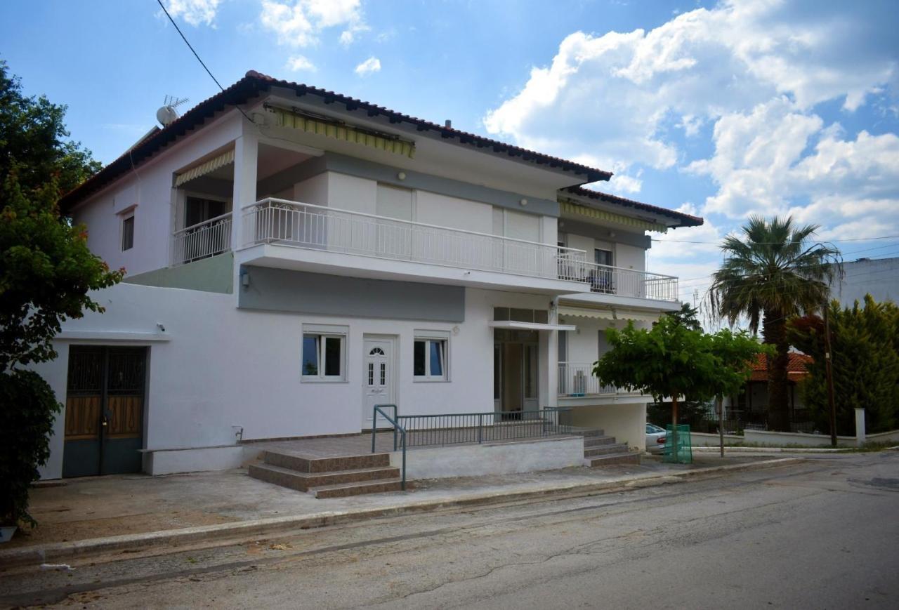 Seaside Apartments Nea Iraklia Buitenkant foto