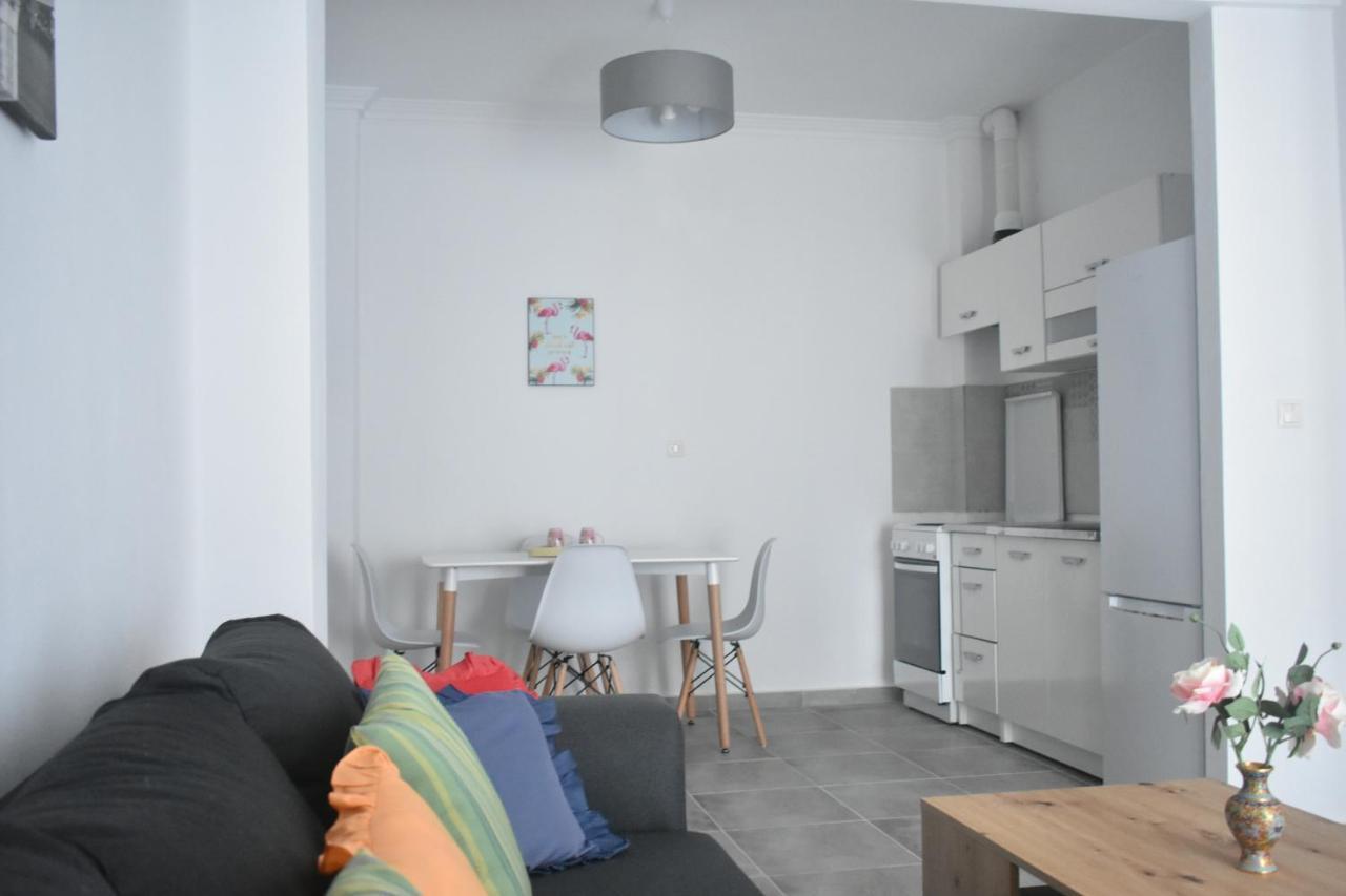 Seaside Apartments Nea Iraklia Buitenkant foto