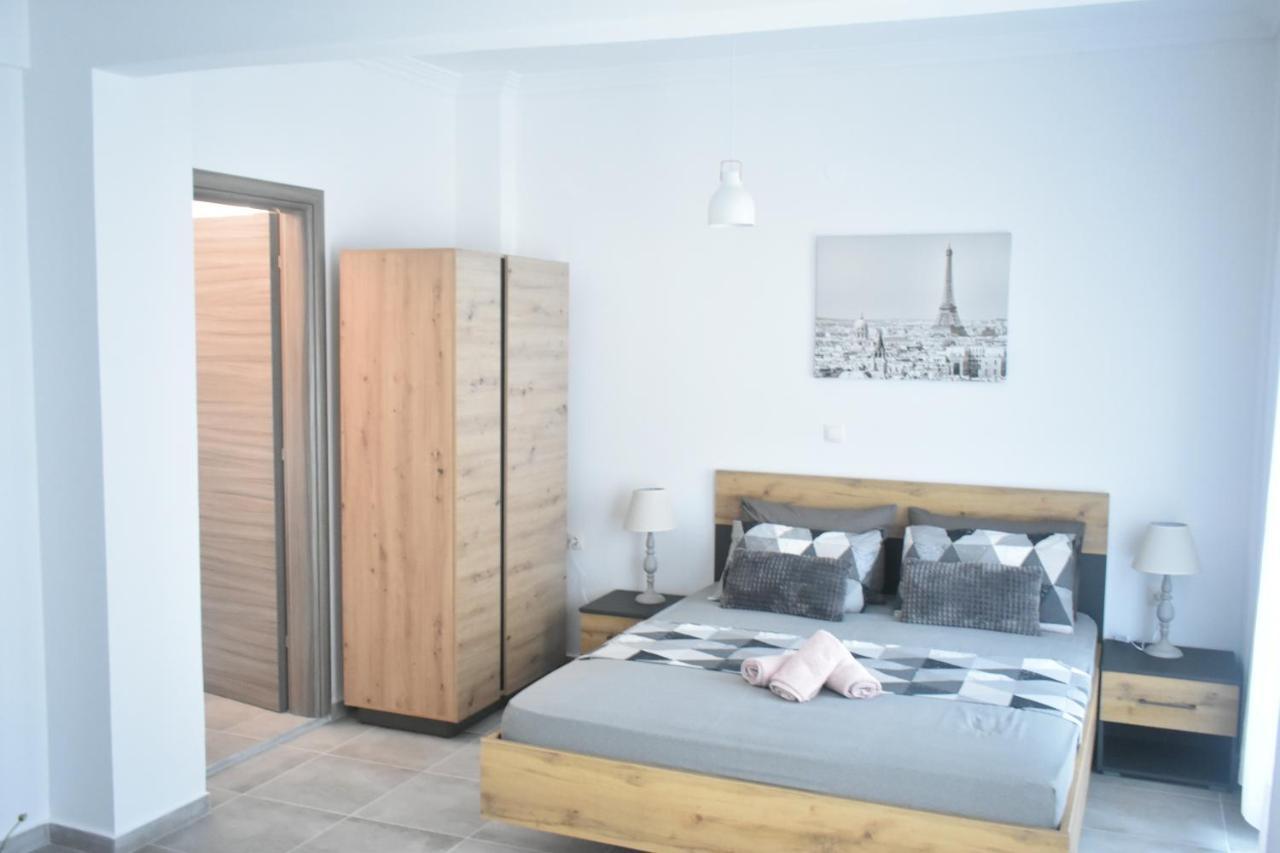 Seaside Apartments Nea Iraklia Buitenkant foto