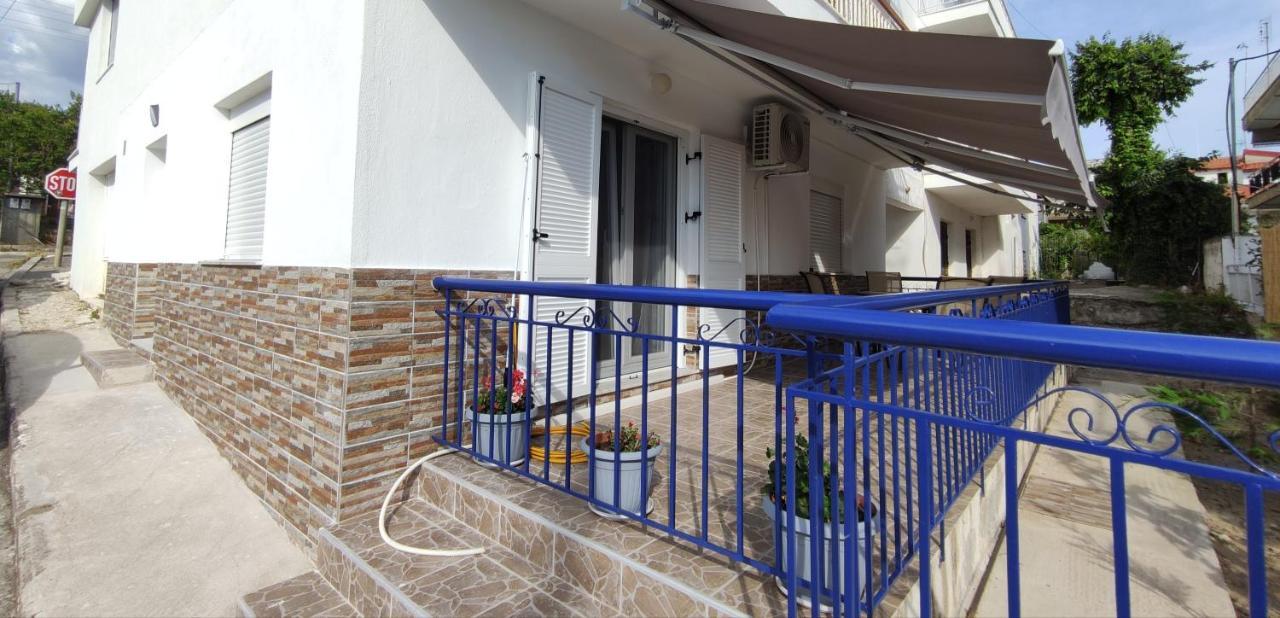 Seaside Apartments Nea Iraklia Buitenkant foto