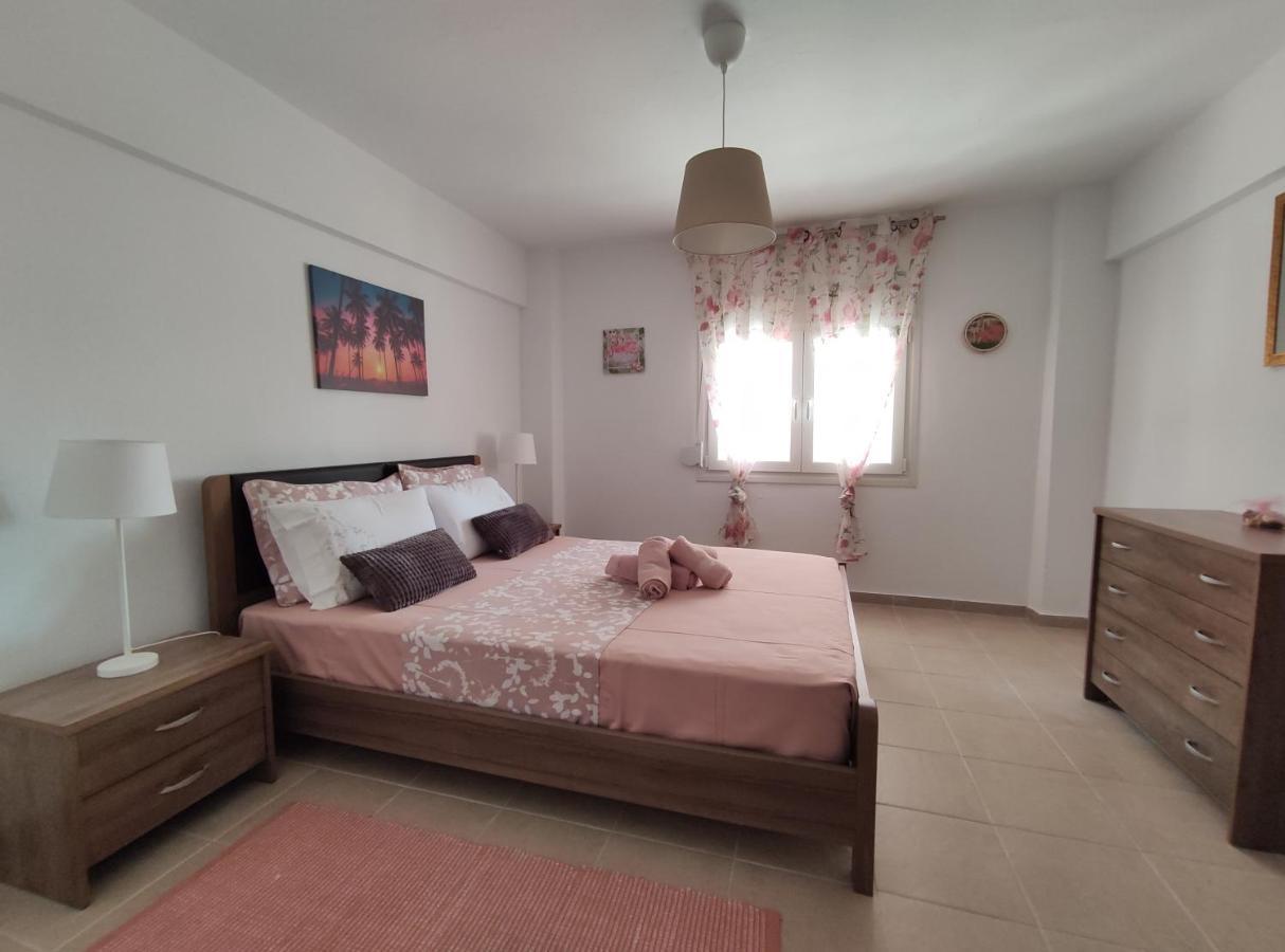 Seaside Apartments Nea Iraklia Buitenkant foto