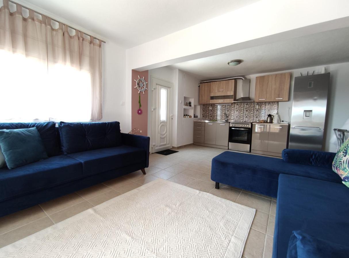 Seaside Apartments Nea Iraklia Buitenkant foto