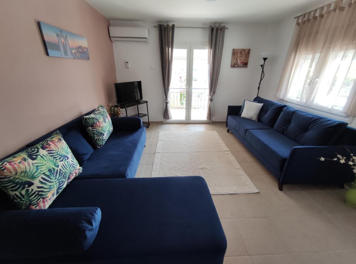Seaside Apartments Nea Iraklia Buitenkant foto