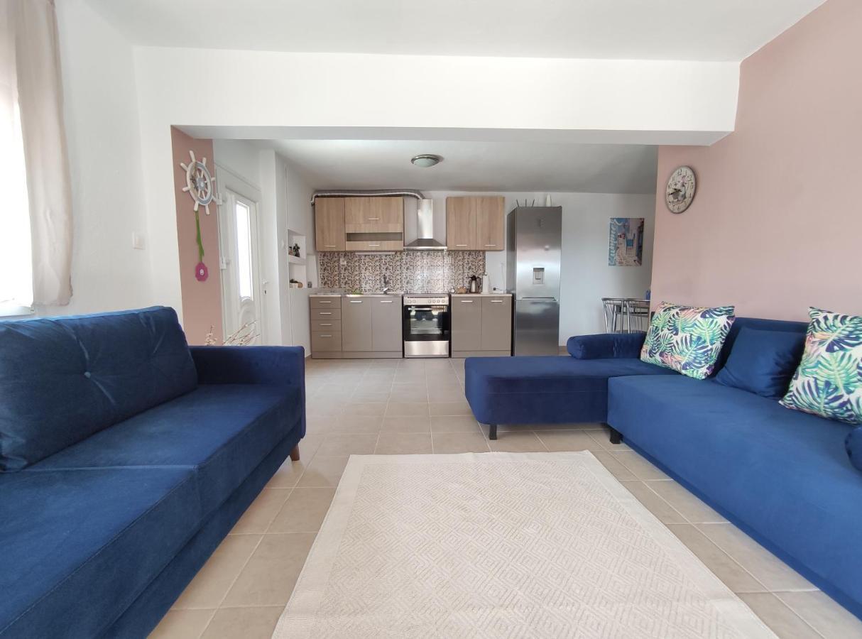 Seaside Apartments Nea Iraklia Buitenkant foto