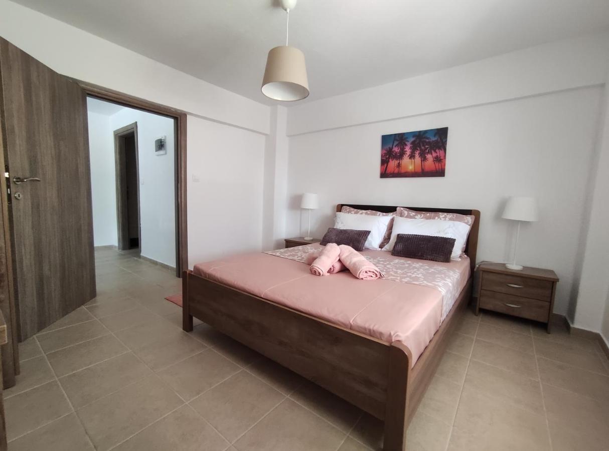 Seaside Apartments Nea Iraklia Buitenkant foto