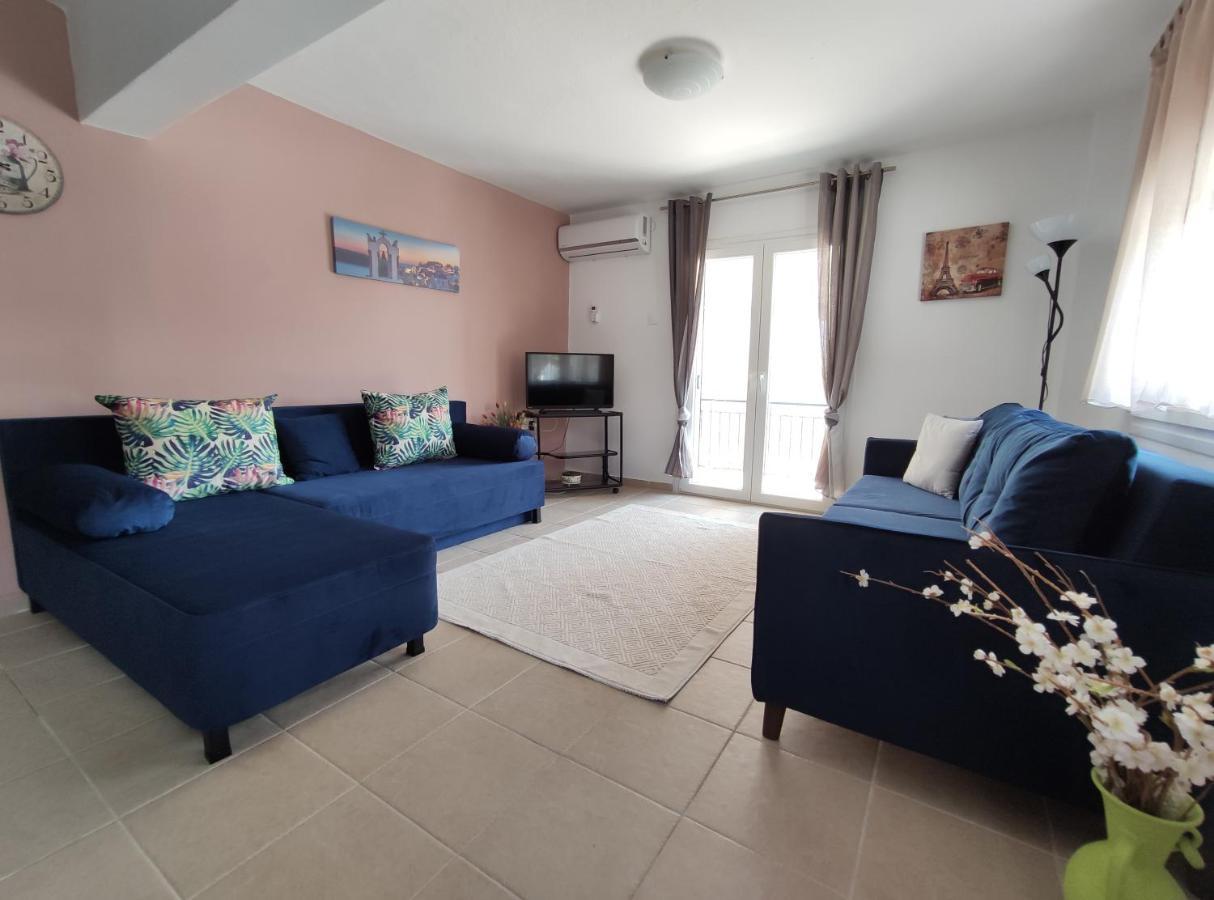 Seaside Apartments Nea Iraklia Buitenkant foto