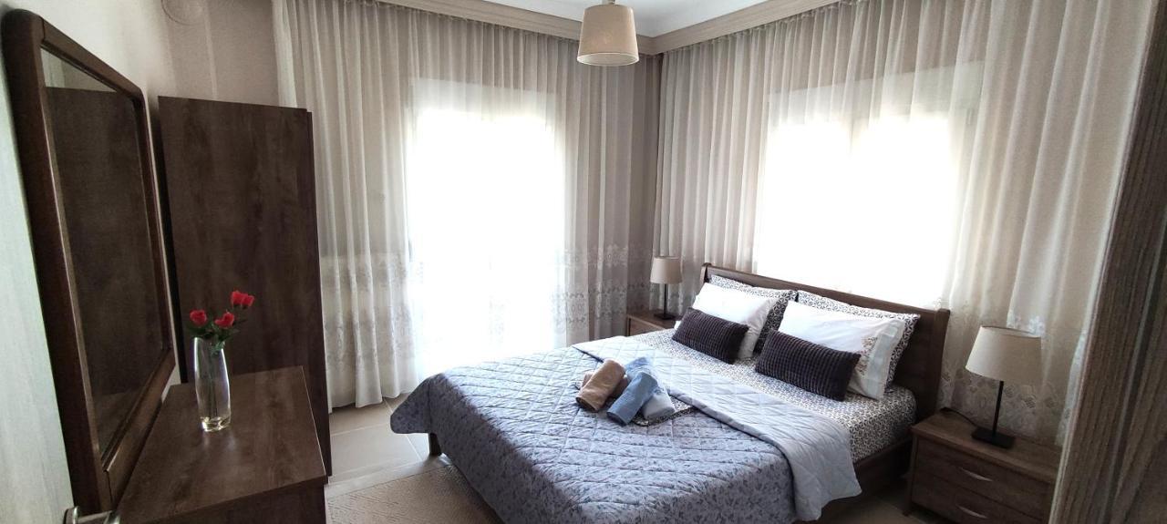 Seaside Apartments Nea Iraklia Buitenkant foto