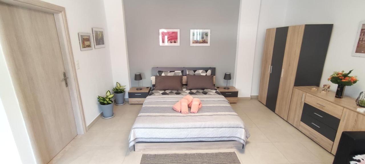 Seaside Apartments Nea Iraklia Buitenkant foto