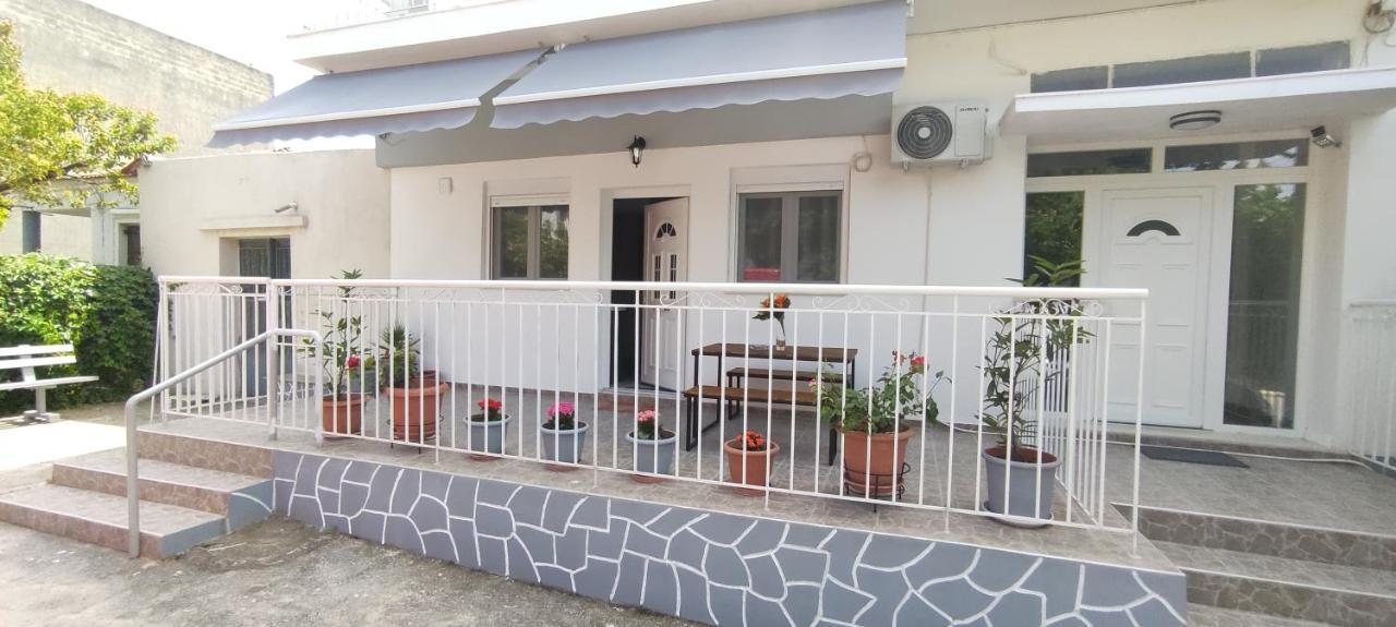 Seaside Apartments Nea Iraklia Buitenkant foto